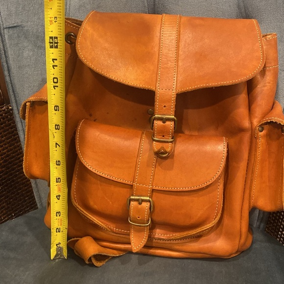 Grafea camel color leather backpack - Picture 10 of 12